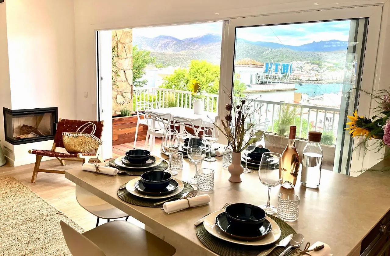 Seaport Llanca Apartment