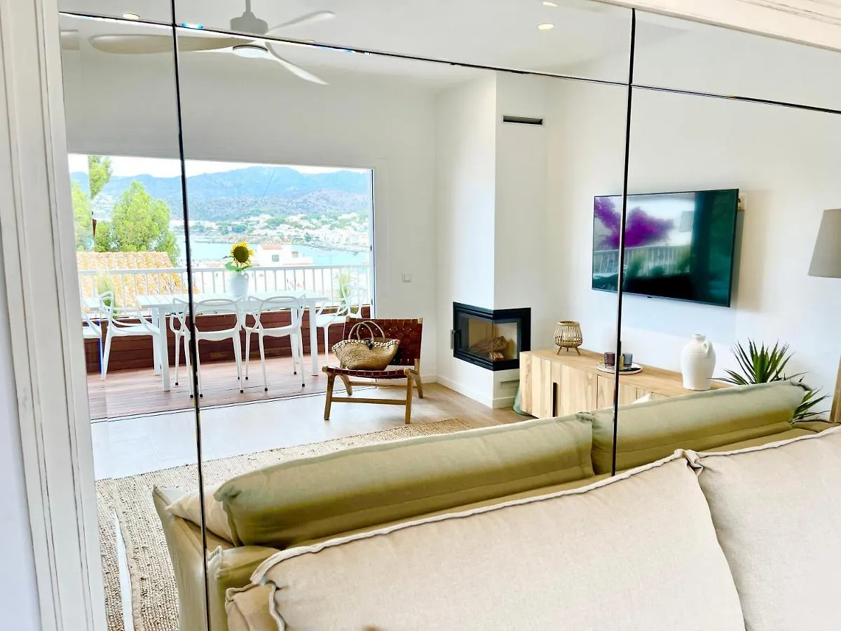 Seaport Llanca Apartment