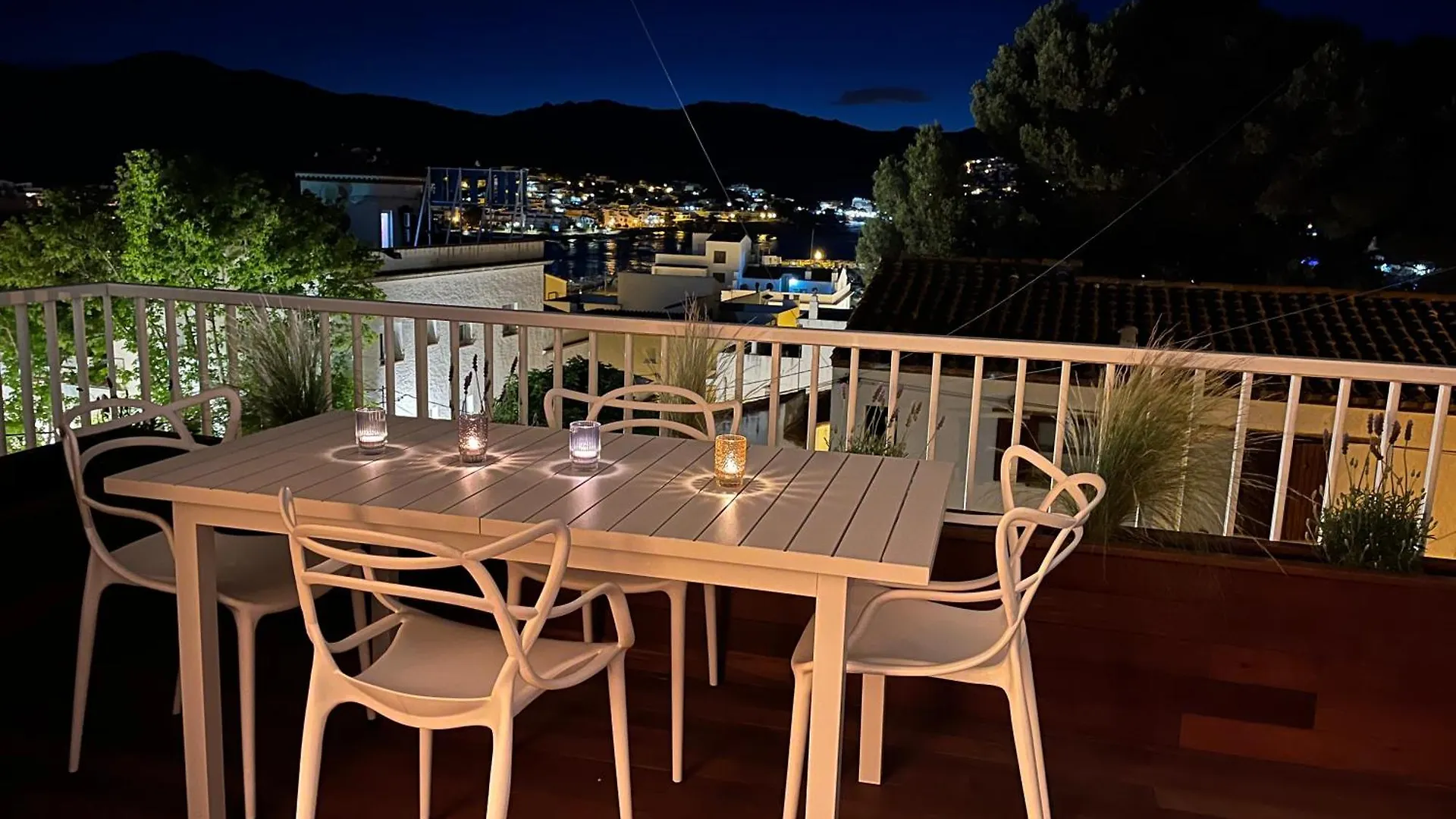Seaport Llanca Apartment