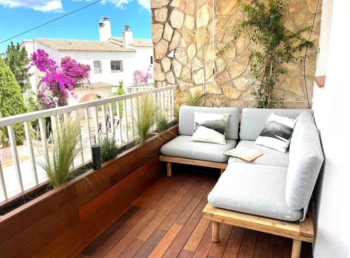Seaport Llanca Apartment